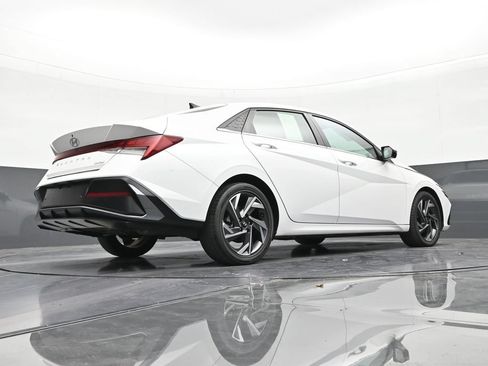 Used 2024 Hyundai Elantra Limited FWD image 25