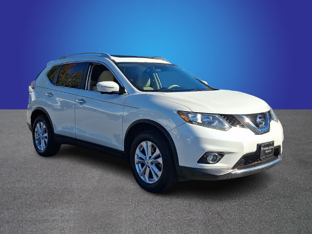 Used 2015 Nissan Rogue SV w/ SV Premium Package FWD image 2