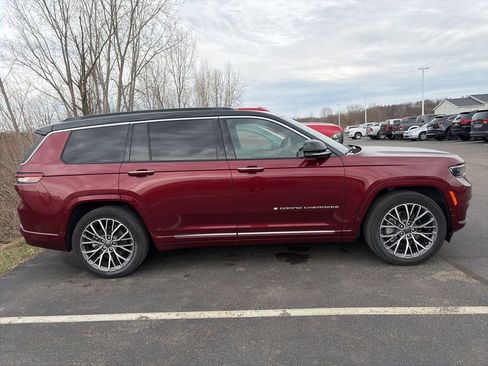 Used 2024 Jeep Grand Cherokee L Summit image 5