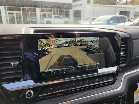 New 2026 GMC Sierra 1500 SLT image 23