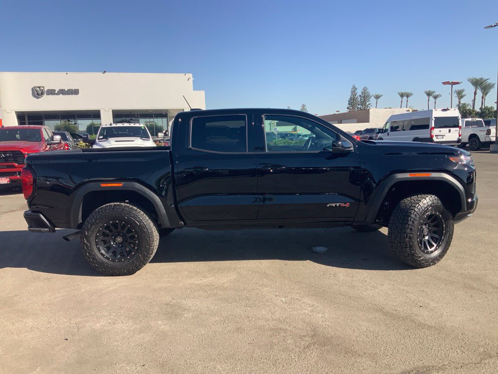 Used 2026 GMC Canyon AT4 w/ AT4 Premium Package AWD/4WD image 9
