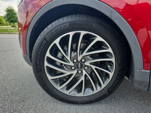 Used 2019 Lincoln Nautilus Reserve FWD image 34