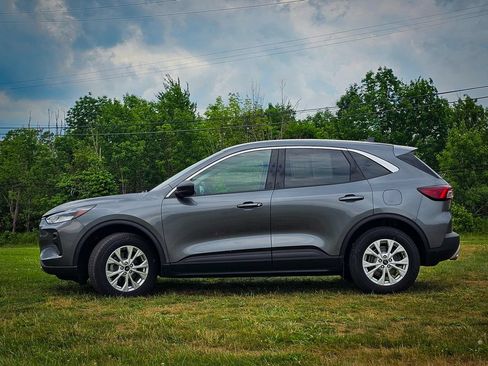 Used 2023 Ford Escape Active w/ Tech Pack #1 AWD/4WD image 6