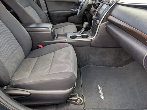 Used 2015 Toyota Camry LE FWD image 25