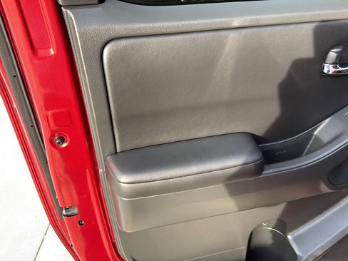 Used 2025 Nissan Frontier SV AWD/4WD image 28
