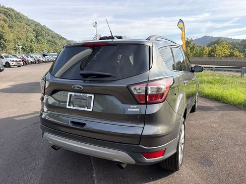 Used 2018 Ford Escape SE FWD image 4