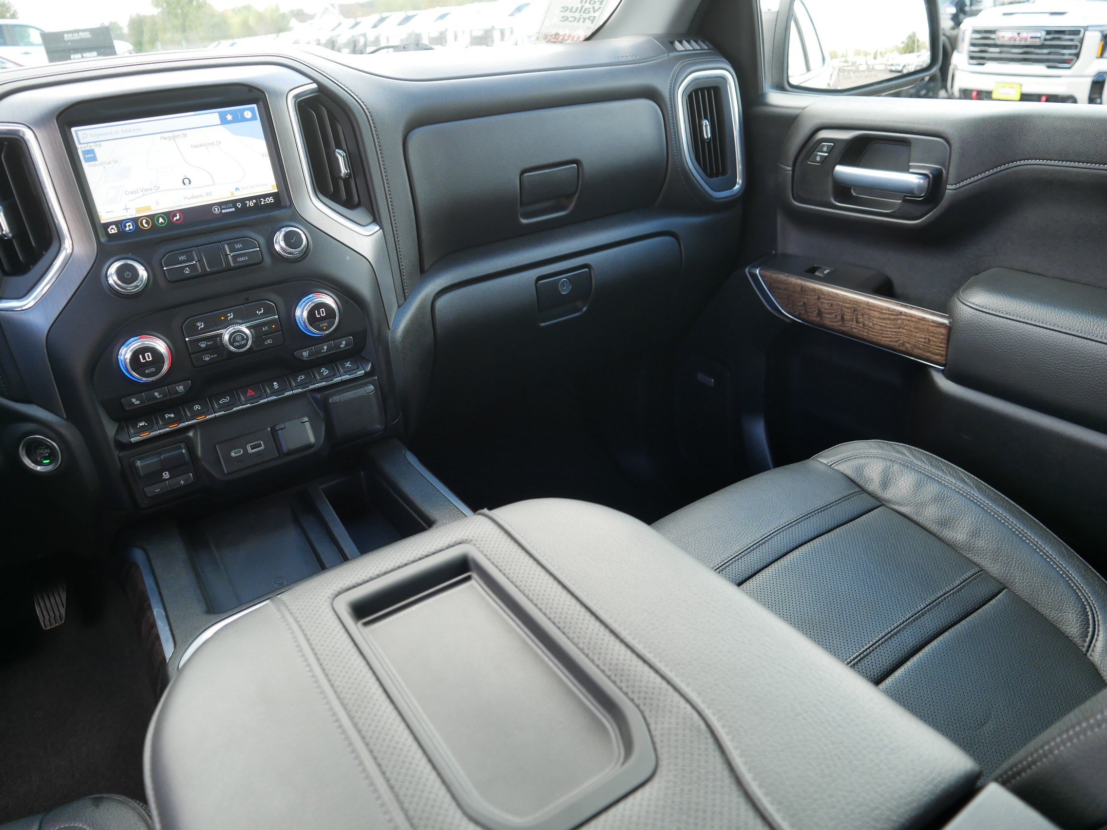 Used 2021 GMC Sierra 1500 Denali w/ Denali Ultimate Package AWD/4WD image 11