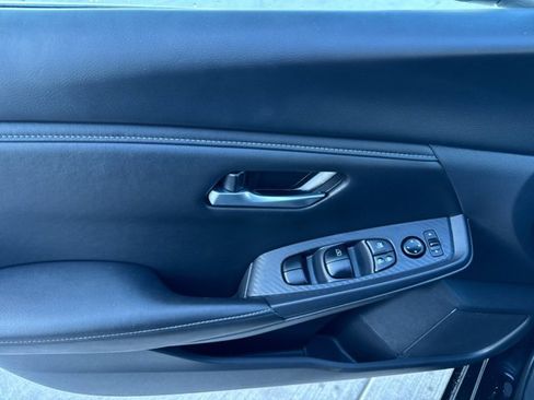 Used 2025 Nissan Sentra SV image 14