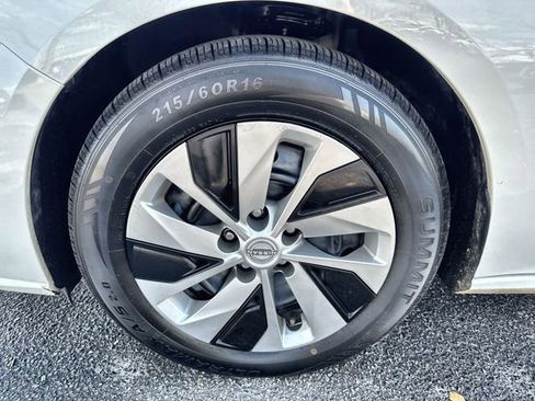 Used 2024 Nissan Altima 2.5 S image 19