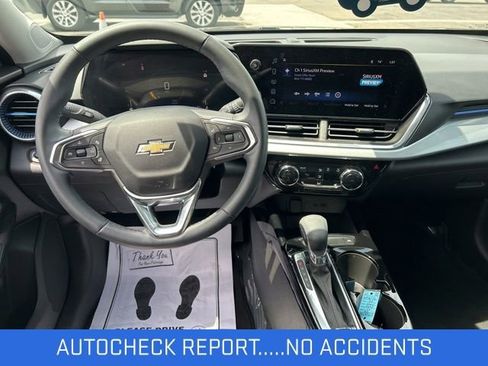 Certified 2024 Chevrolet Trax LT w/ Driver Confidence Package FWD image 2