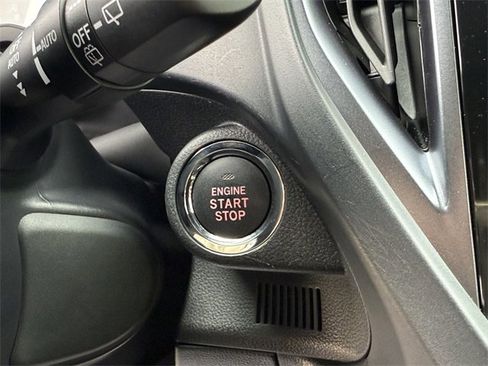 Certified 2025 Subaru Forester Limited image 27