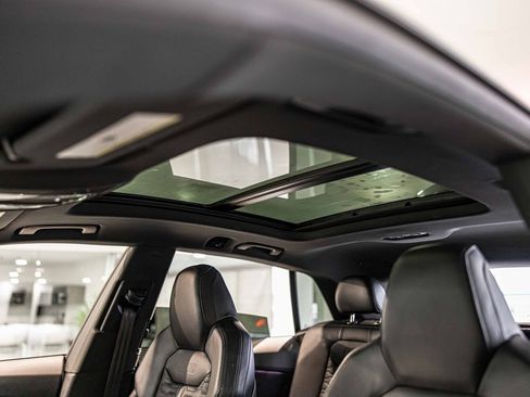 Used 2022 Audi RS Q8 w/ Carbon Optic Package image 21