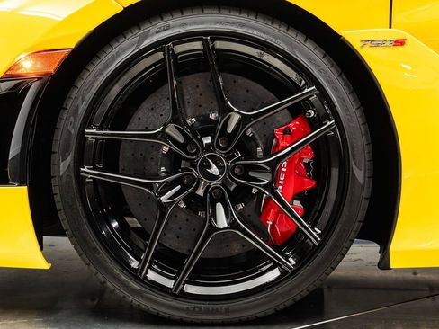 Used 2024 McLaren 750S Spider image 23