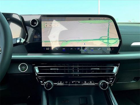 New 2025 Chevrolet Traverse LT w/ Driver Confidence Package image 11