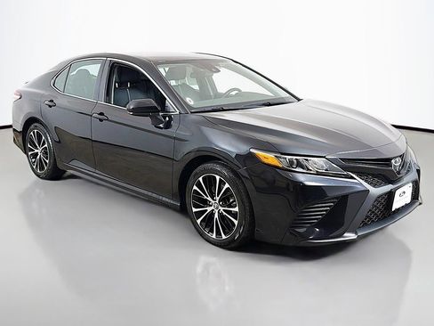 Used 2020 Toyota Camry SE image 34