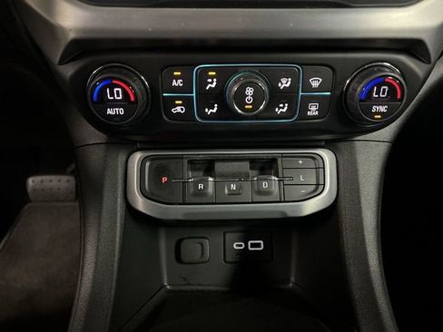 Certified 2021 GMC Acadia SLE w/ Driver Convenience Package FWD image 17