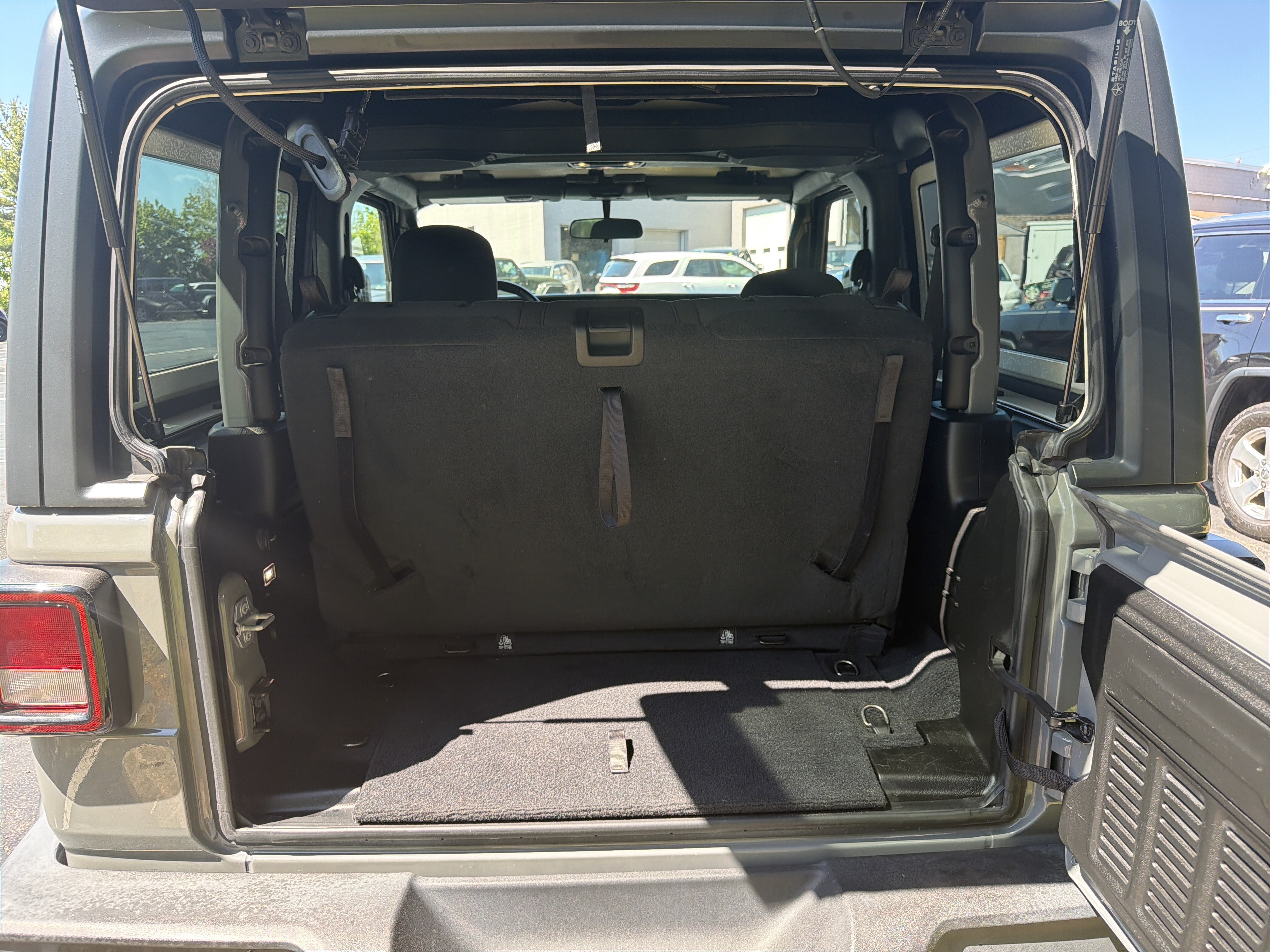 Used 2021 Jeep Wrangler Sport AWD/4WD image 9