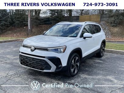 Certified 2025 Volkswagen Taos SE w/ Panoramic Sunroof Package