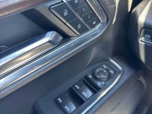 Used 2024 GMC Sierra 1500 SLT image 16