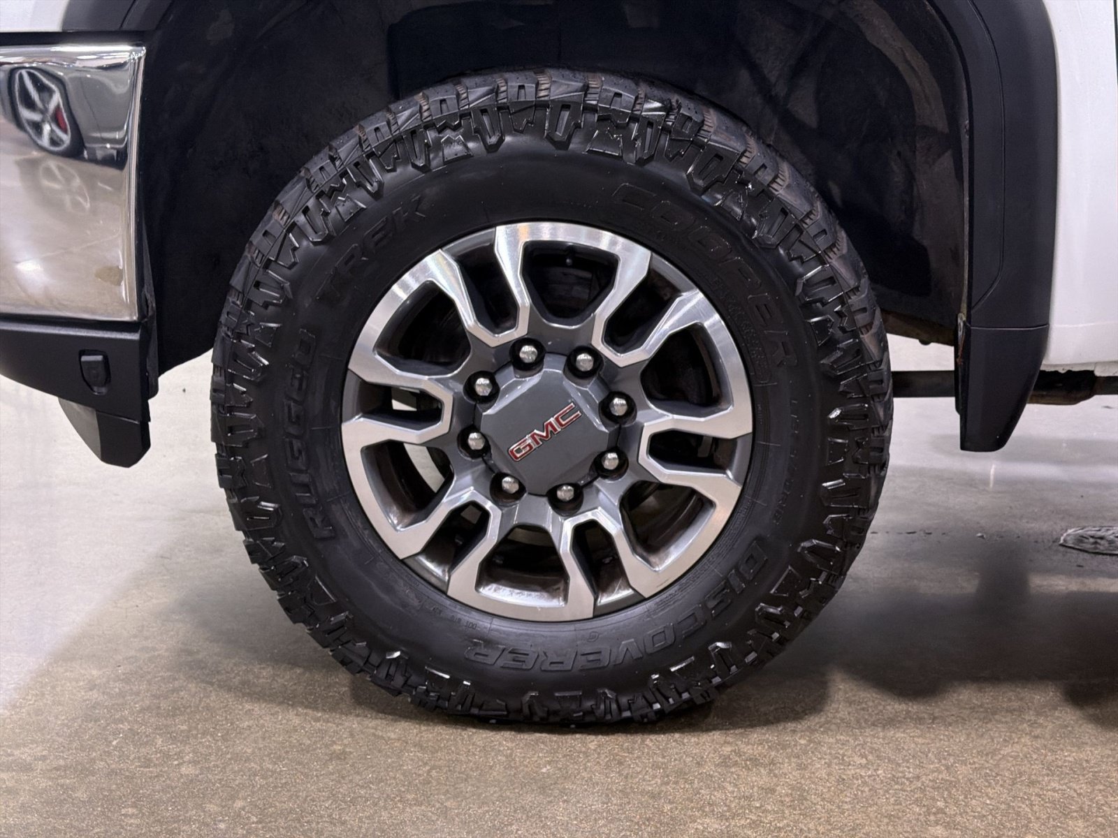 Used 2023 GMC Sierra 3500 SLT w/ SLT Premium Package AWD/4WD image 15