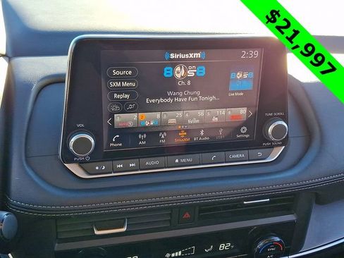 Used 2024 Nissan Rogue SV image 17