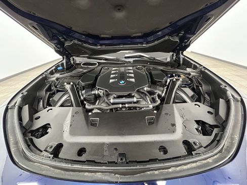 Used 2023 BMW 760i xDrive AWD/4WD image 42