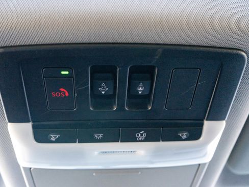 Used 2023 Nissan Rogue Platinum image 25