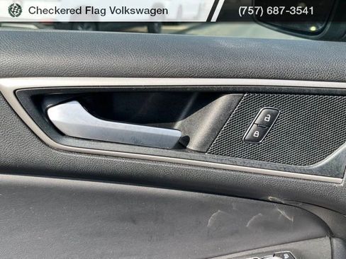 Used 2024 Ford Edge SEL image 15