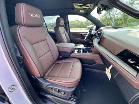 New 2026 Chevrolet Tahoe High Country w/ Sun And Tow Package image 27