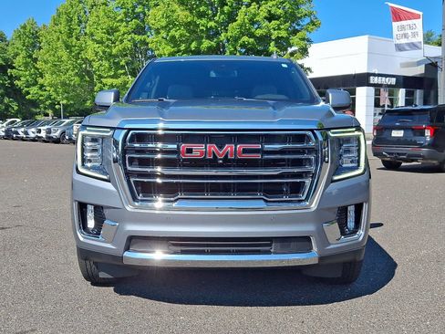 Used 2024 GMC Yukon SLT w/ SLT Luxury Package AWD/4WD image 2