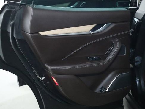 Used 2018 Maserati Levante S GranLusso image 13