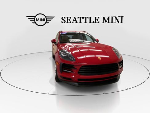 Used 2021 Porsche Macan AWD/4WD image 3