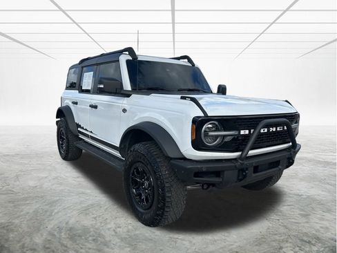Used 2023 Ford Bronco Wildtrak image 2