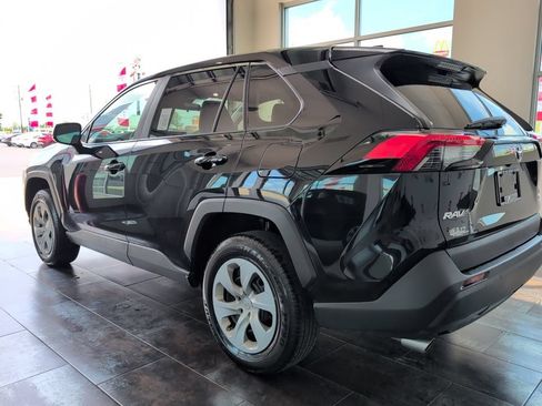 Used 2024 Toyota RAV4 LE AWD/4WD image 5