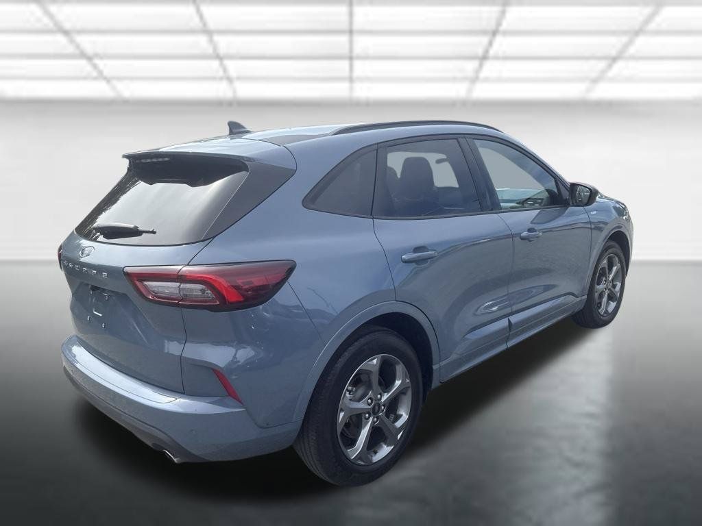 Used 2024 Ford Escape ST-Line w/ Tech Pack #1 FWD image 12