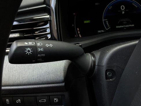 Used 2025 Toyota Camry LE FWD image 33