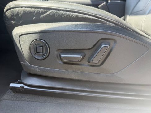 Used 2020 Audi Q3 2.0T Premium AWD/4WD image 19
