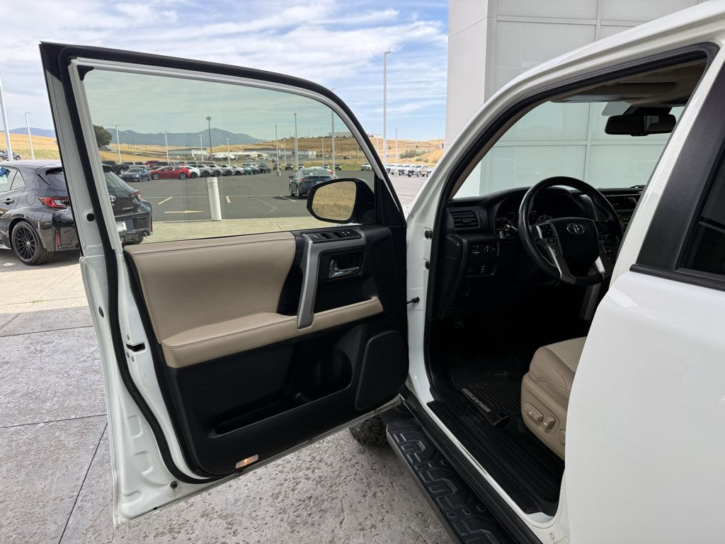 Used 2020 Toyota 4Runner SR5 Premium w/ Moonroof Package AWD/4WD image 14