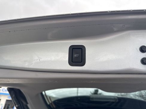 Used 2018 Toyota Highlander XLE AWD/4WD image 18