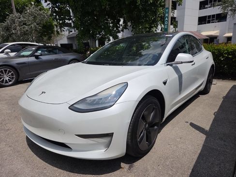 Used 2018 Tesla Model 3 Mid Range RWD image 11
