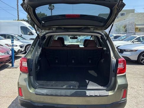 Used 2017 Subaru Outback 3.6R Touring AWD/4WD image 28