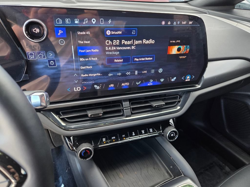 Certified 2024 Chevrolet Equinox EV RS FWD image 23