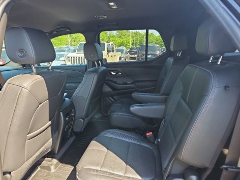 Used 2023 Chevrolet Traverse RS FWD image 15