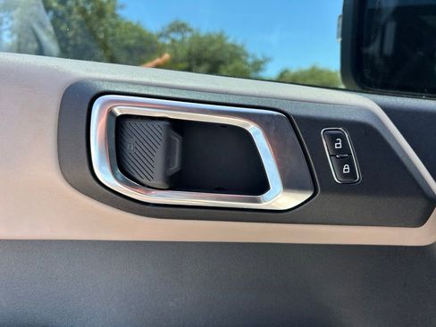 Used 2023 Ford Bronco Wildtrak AWD/4WD image 17