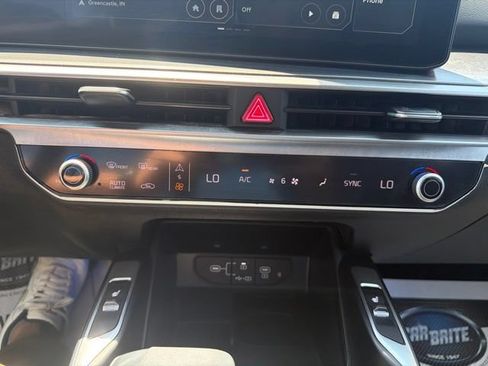 Used 2024 Kia Sorento S w/ Panoramic Sunroof Package FWD image 22