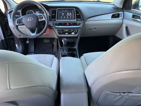 Used 2019 Hyundai Sonata SE w/ Cargo Package FWD image 10