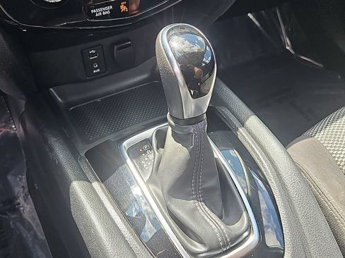 Used 2017 Nissan Rogue Sport SV AWD/4WD image 22