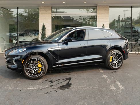 Used 2021 Aston Martin DBX image 42