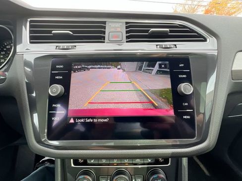 Certified 2021 Volkswagen Tiguan S image 17