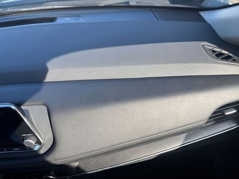 Used 2025 Nissan Rogue SV image 37